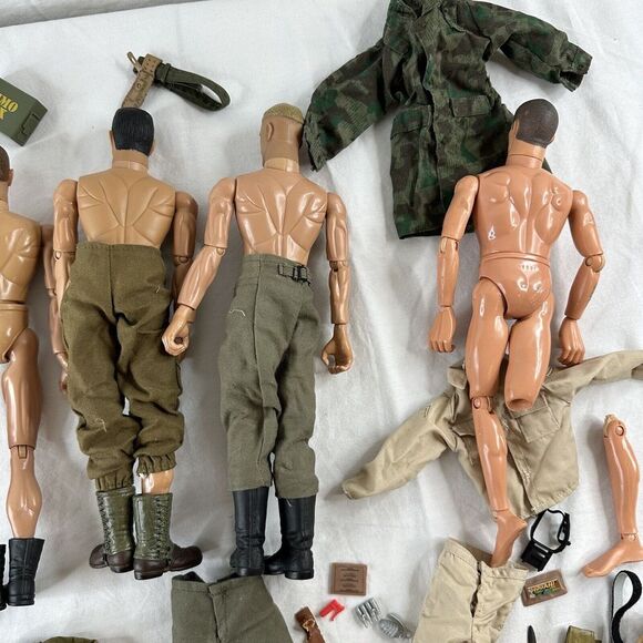 Vtg 90s 12" GI Joe Lot Military Action Figures Accessories Weapons Uniforms Etc. - Picture 16 of 16